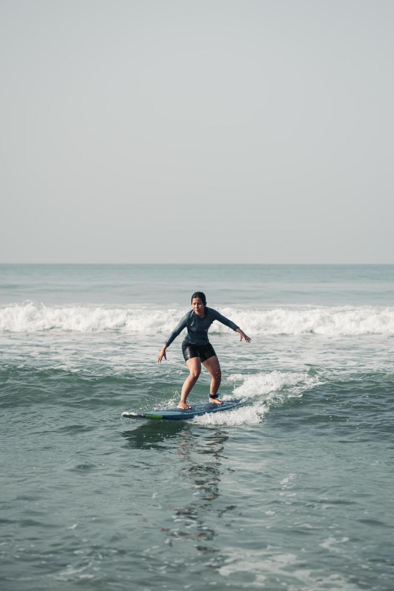 Paddlecult Surf Retreat Bed and Breakfast Varkala Exterior foto